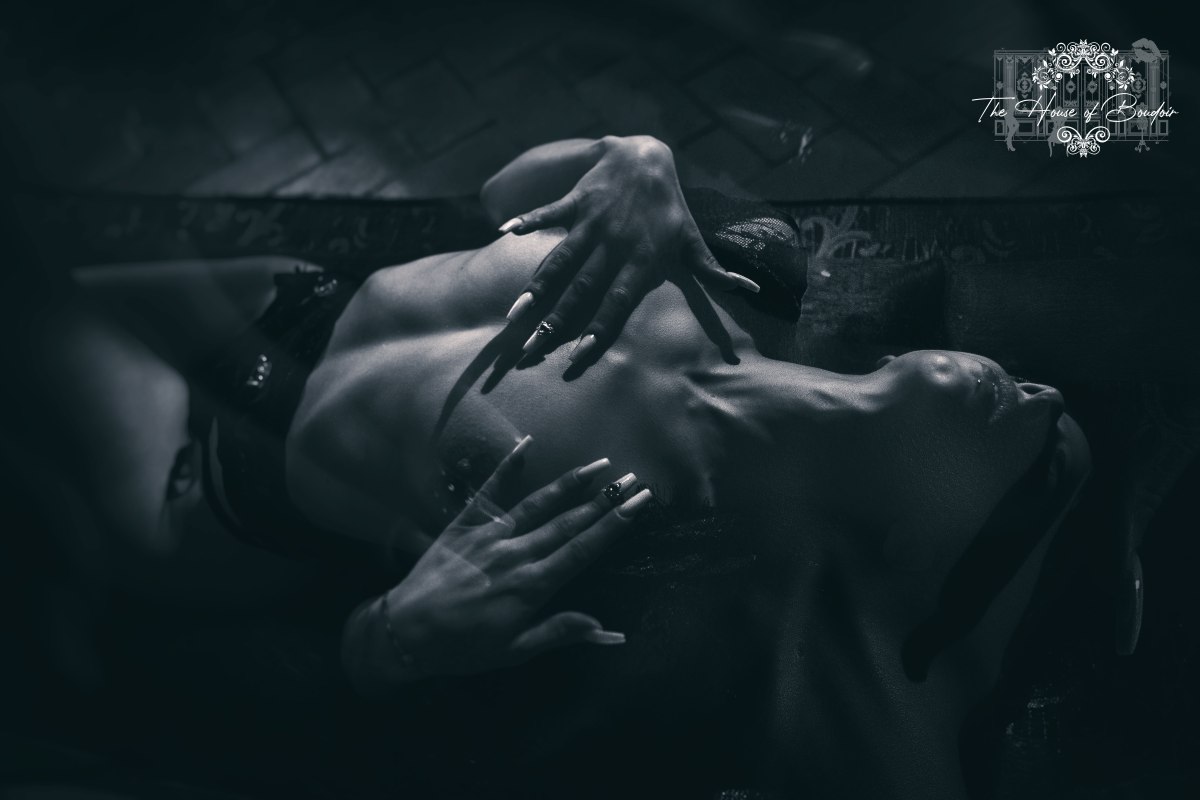 Boudoir session with Martina Ribes&nbsp;model